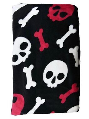 New View Gifts & Accessories Halloween “Skeleton” Print Throw Blanket (NWT)